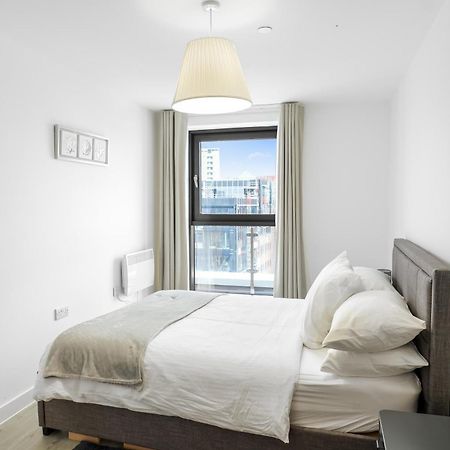 High Rise 2 Bedroom & 2 Bath Apartment With Parking, Balcony & Amazing View Manchester Dış mekan fotoğraf