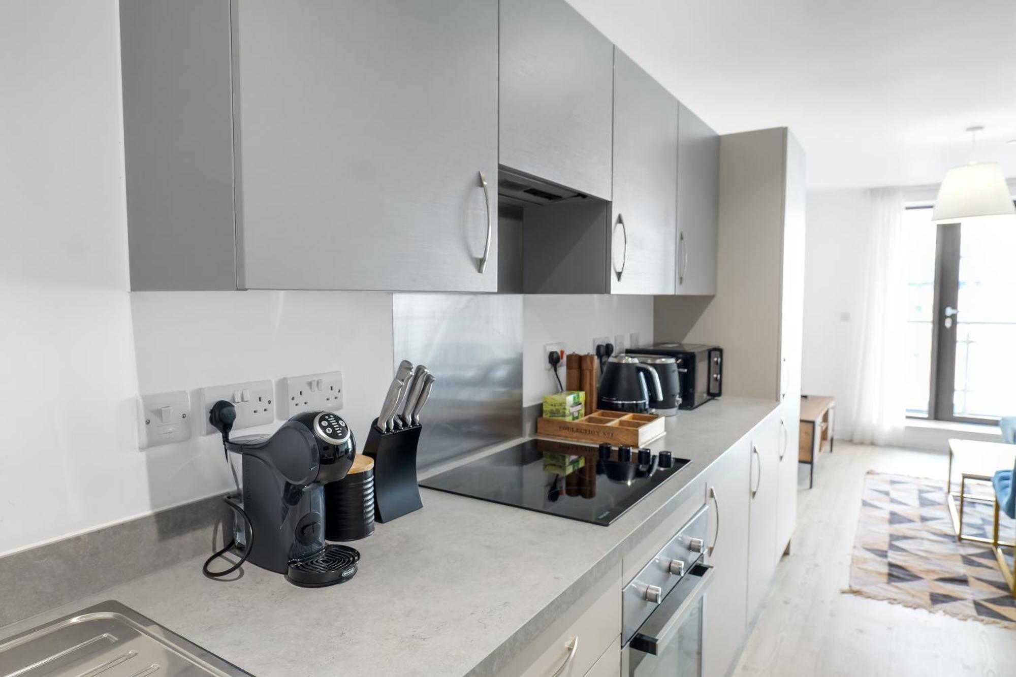 High Rise 2 Bedroom & 2 Bath Apartment With Parking, Balcony & Amazing View Manchester Dış mekan fotoğraf