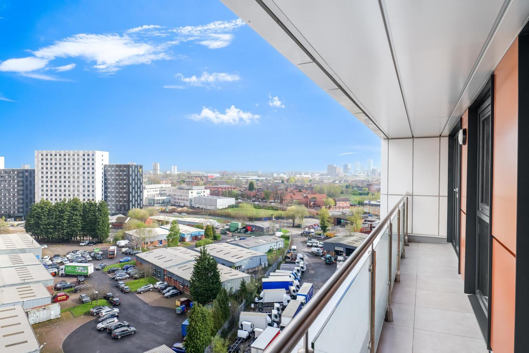 High Rise 2 Bedroom & 2 Bath Apartment With Parking, Balcony & Amazing View Manchester Dış mekan fotoğraf